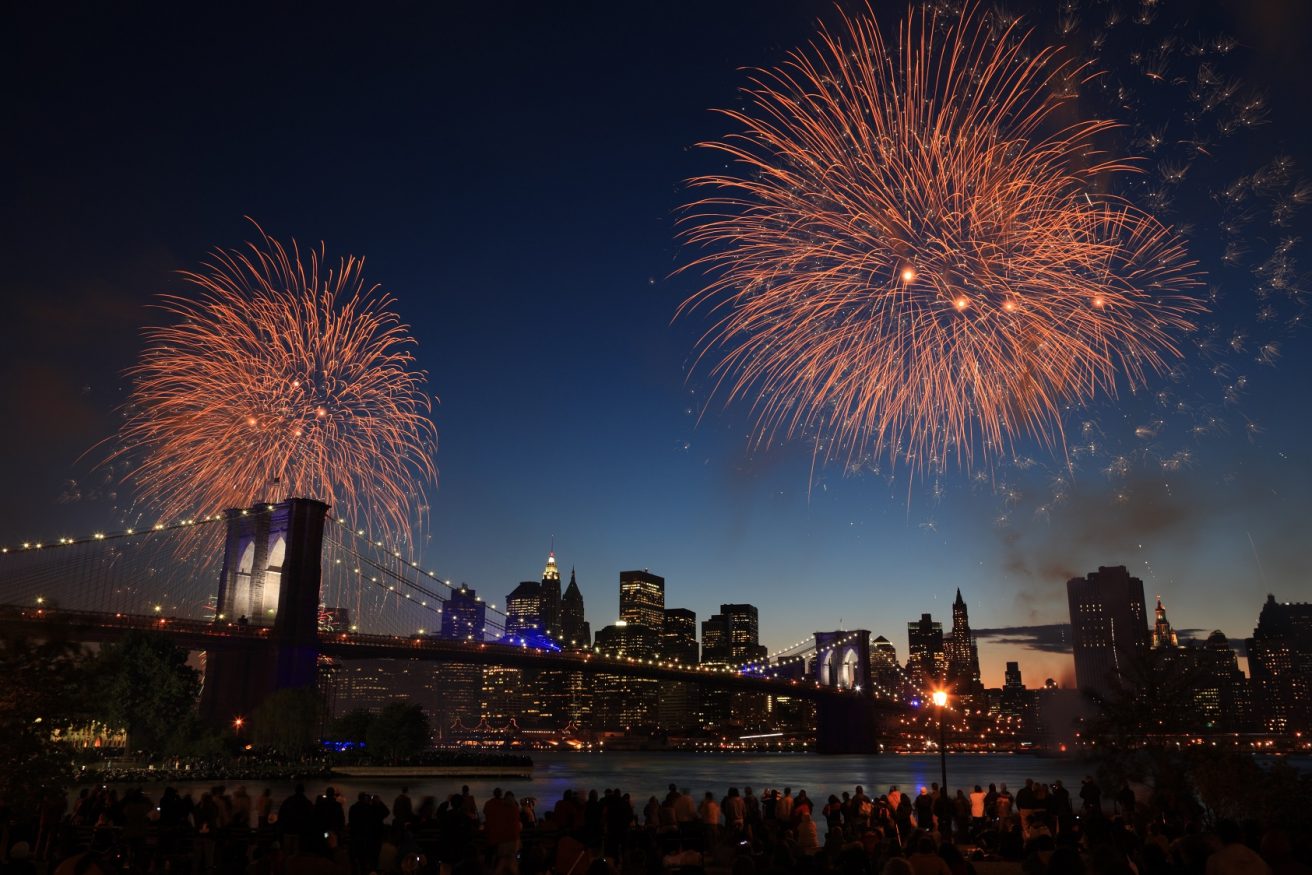 backpacking USA - Fireworks over NYC