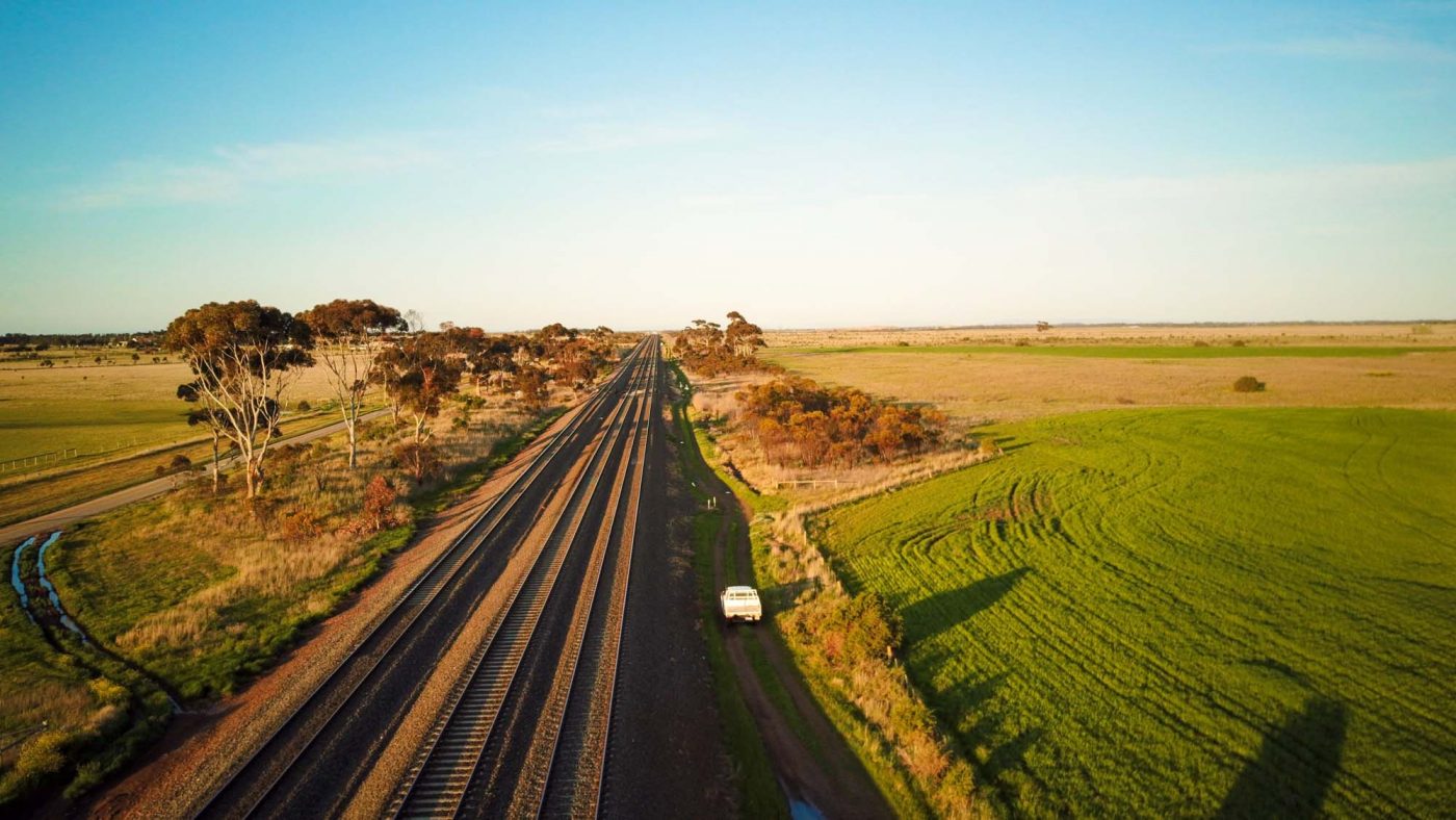 Backpacking Australia @exploreshaw driving in Australia