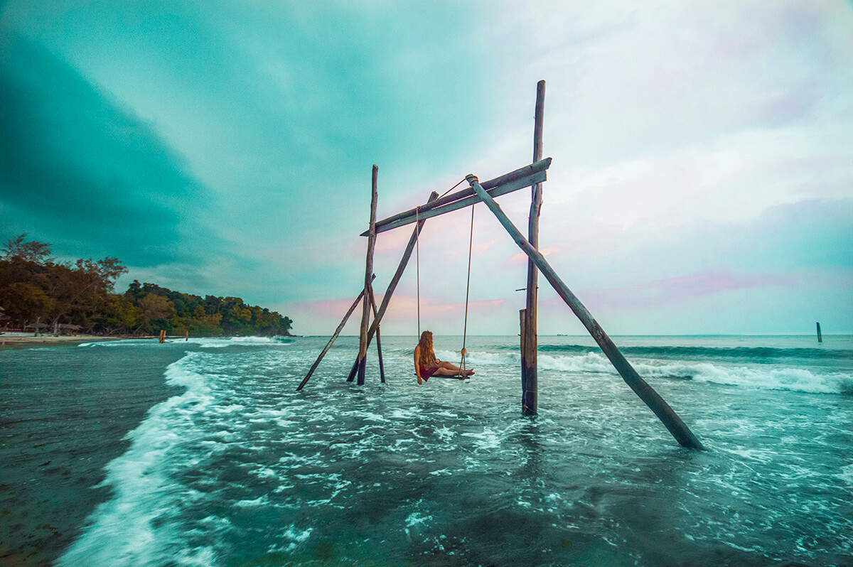backpacking southeast asia - sea swing